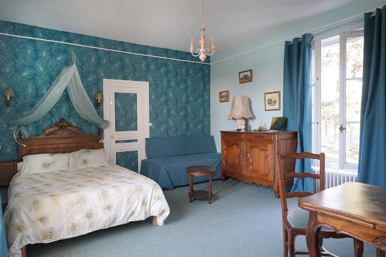 Executive Queen Room with Private Bathroom and City View