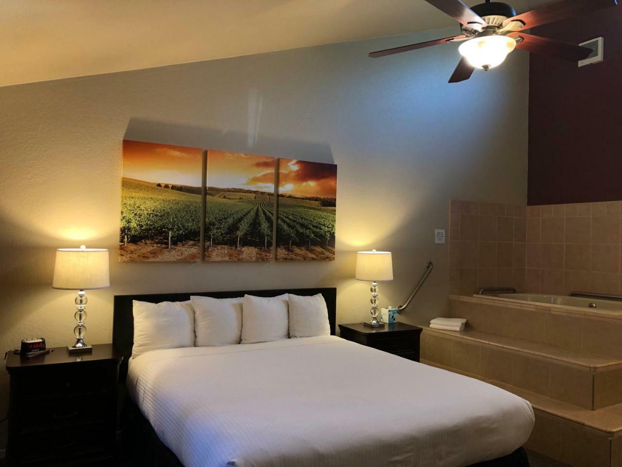 King Room with Spa Bath