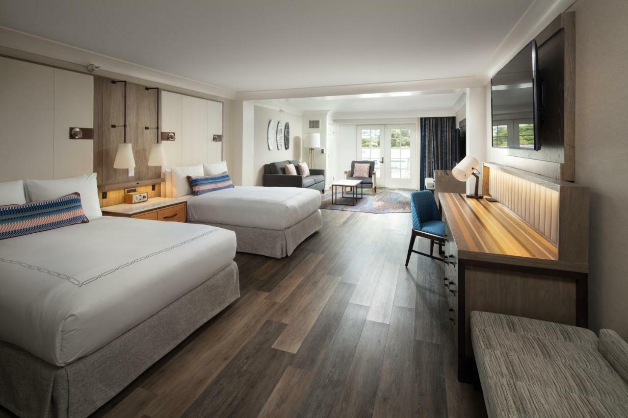 Studio Suite with Two Double Beds, Sofa Bed, Roll-In Shower and Ocean View - Mobility Accessible