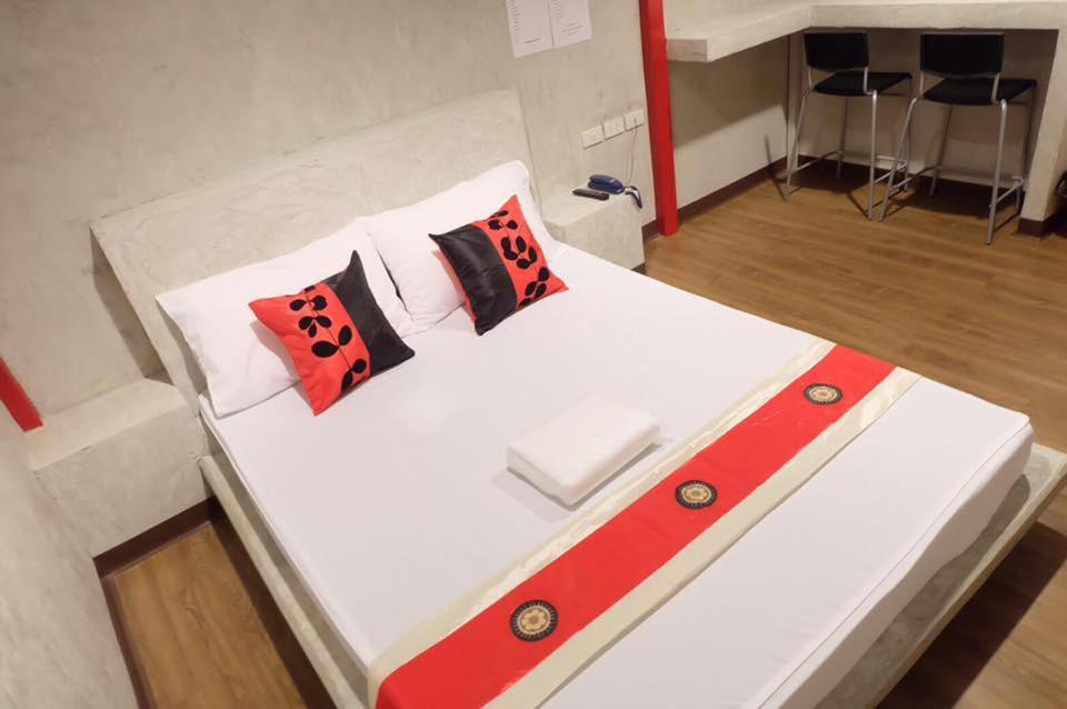 Standard Queen Room