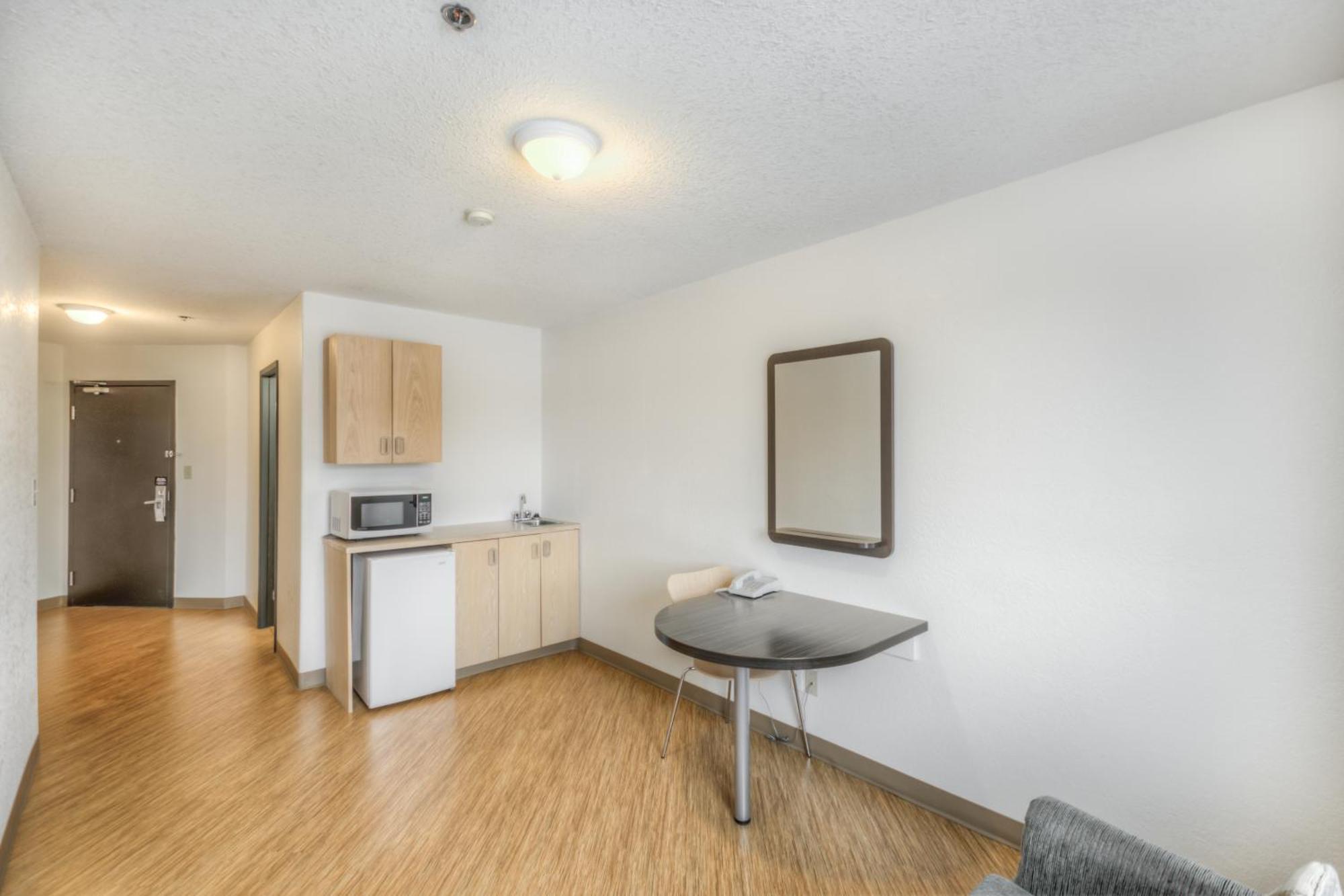 King Suite Spa Bath Non-Smoking,1282890859:JPEG