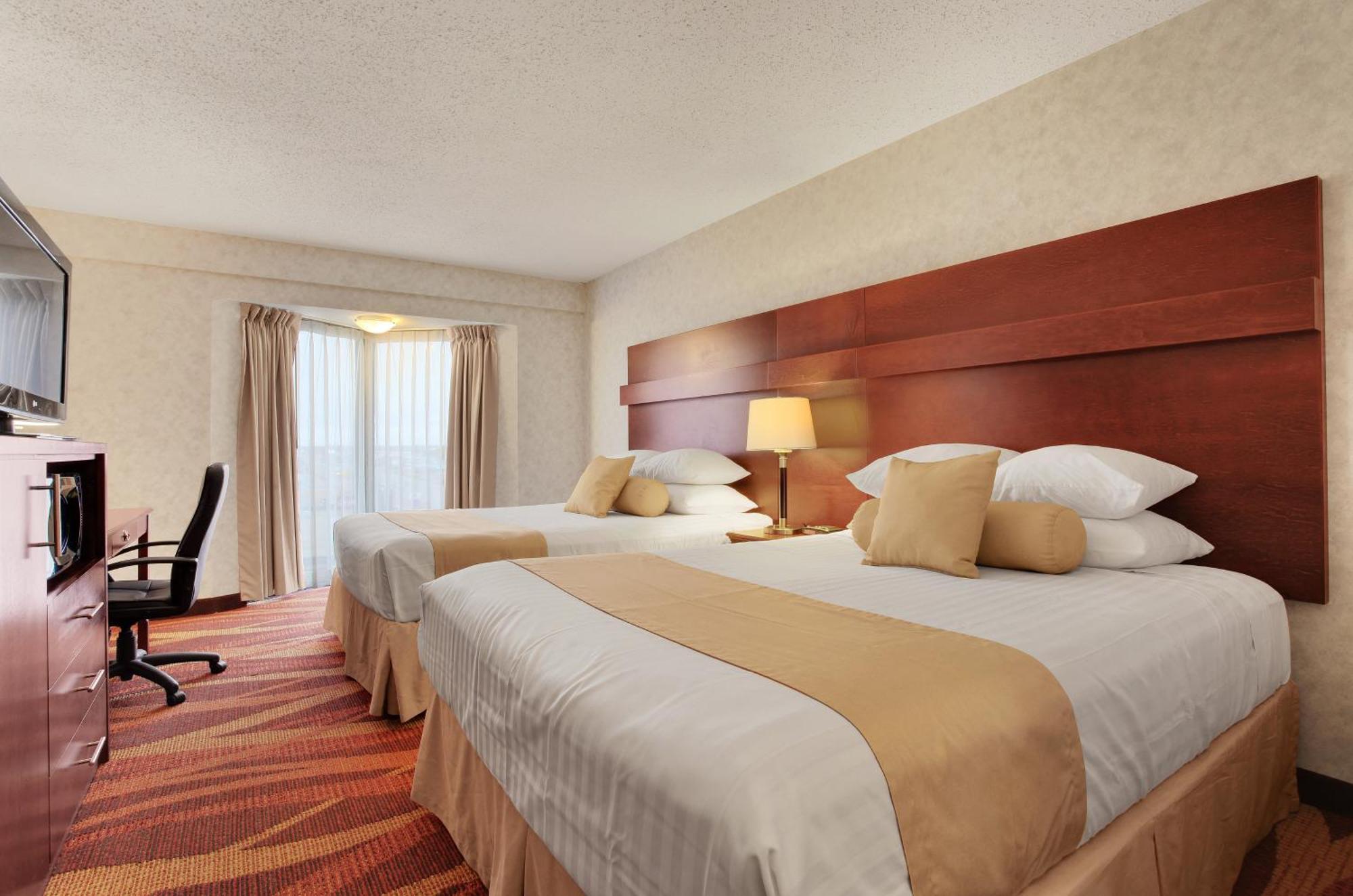Queen Room with Two Queen Beds - Non-Smoking