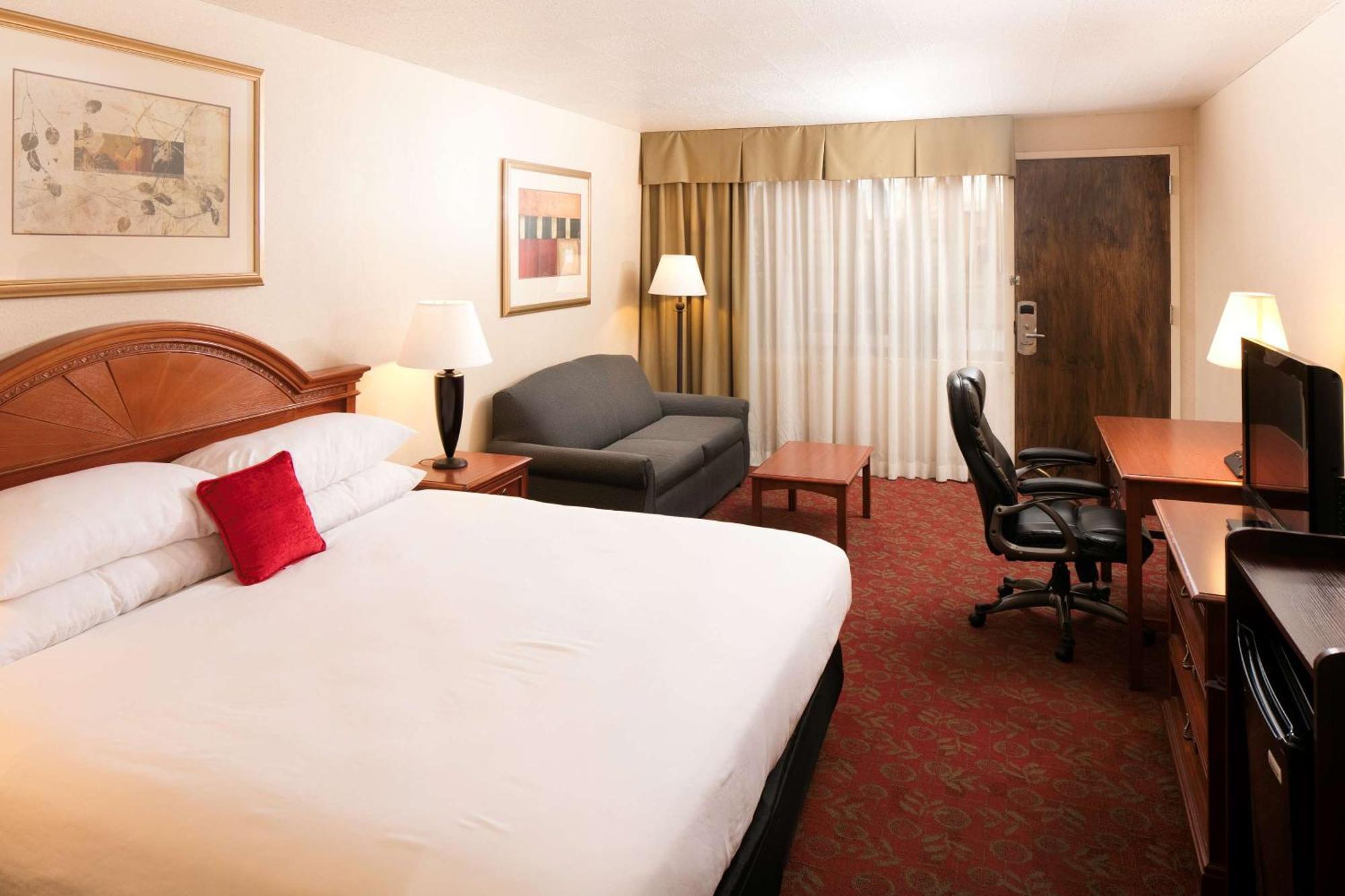 King Room with Sofa Bed - Non-Smoking