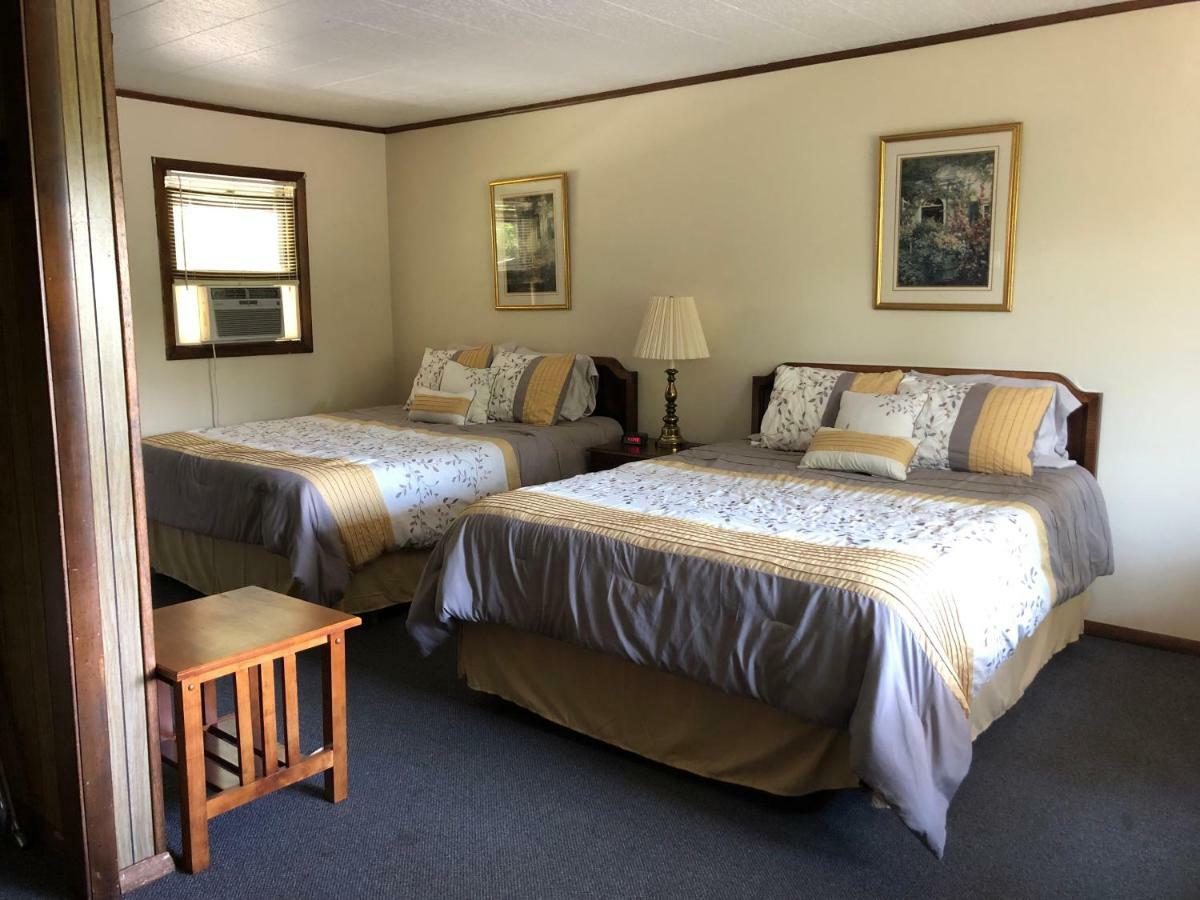 Standard Queen Room with Two Queen Beds