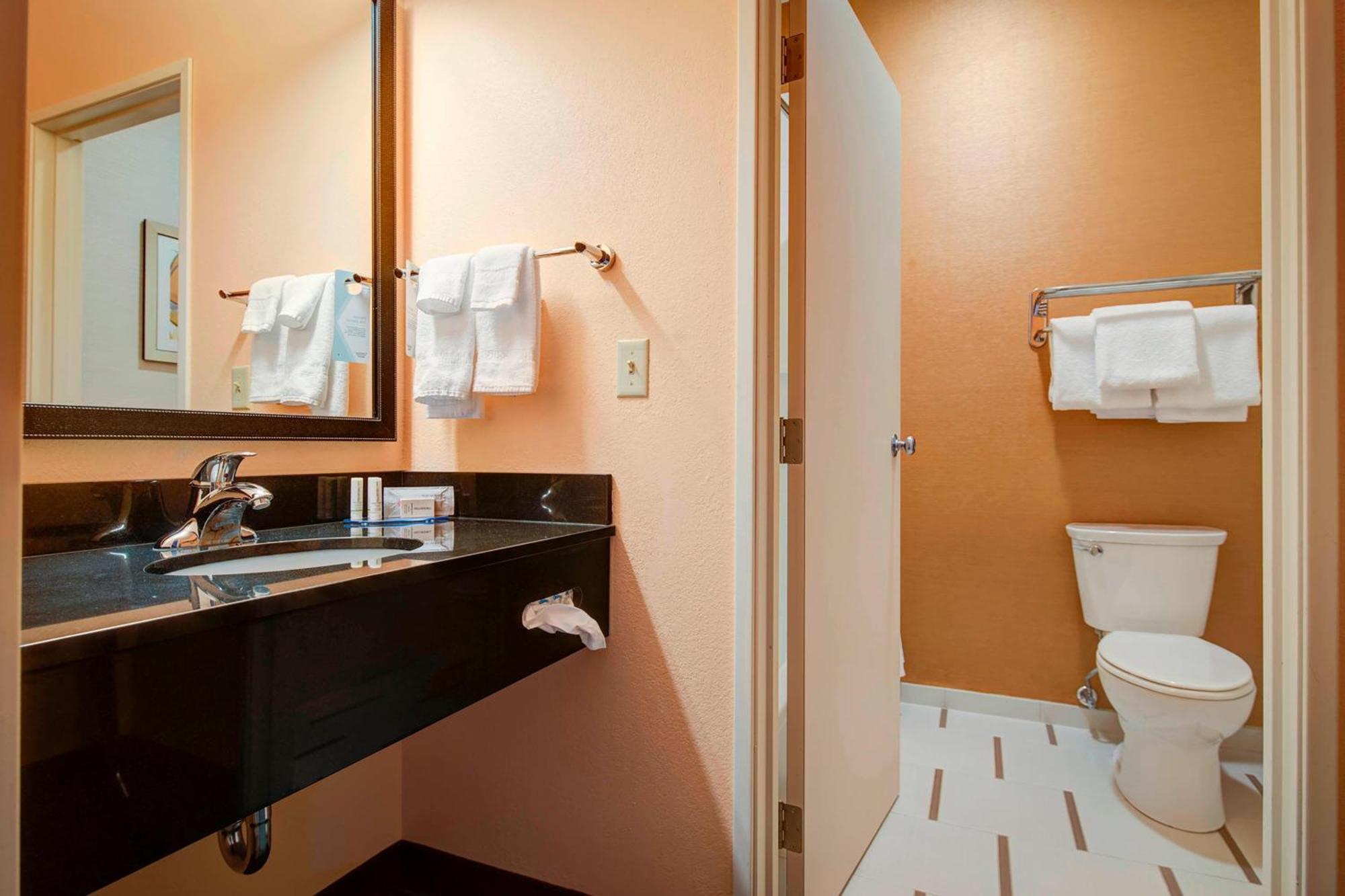 Efficiency Quadruple Room - Non Smoking
