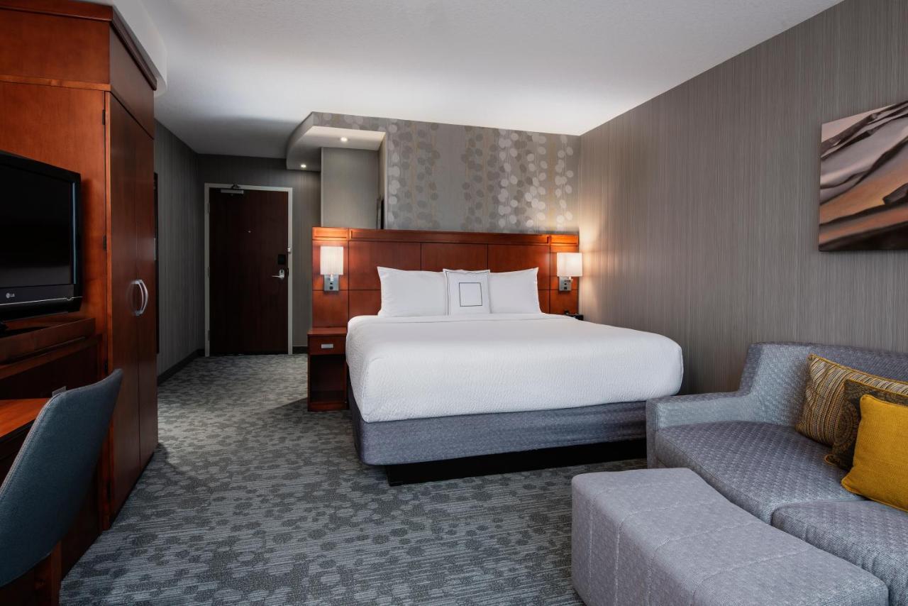 King Room with Sofa Bed