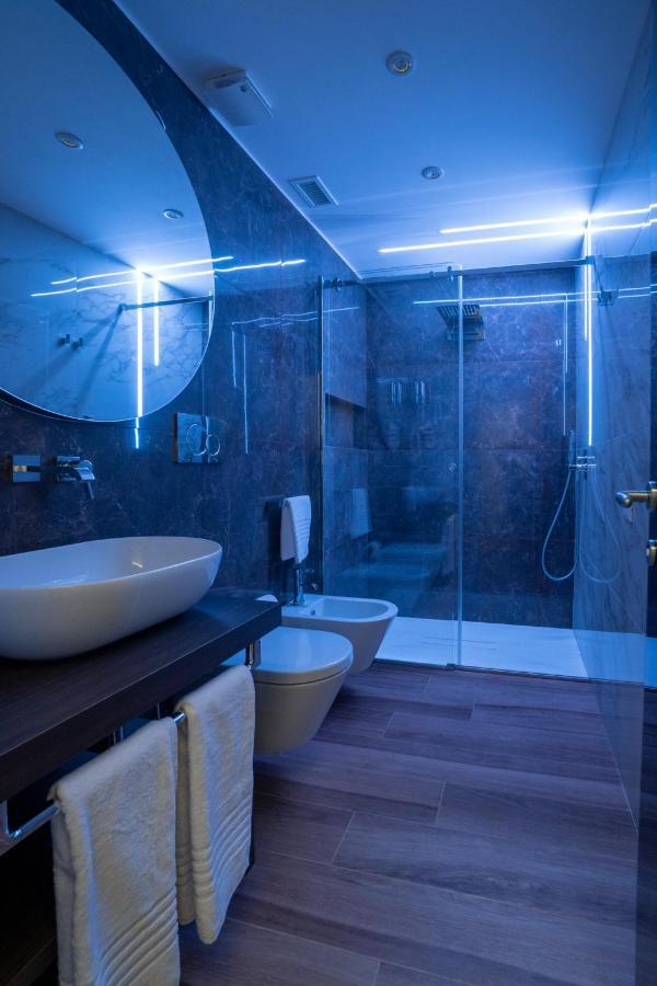 Deluxe Suite with Spa Bath