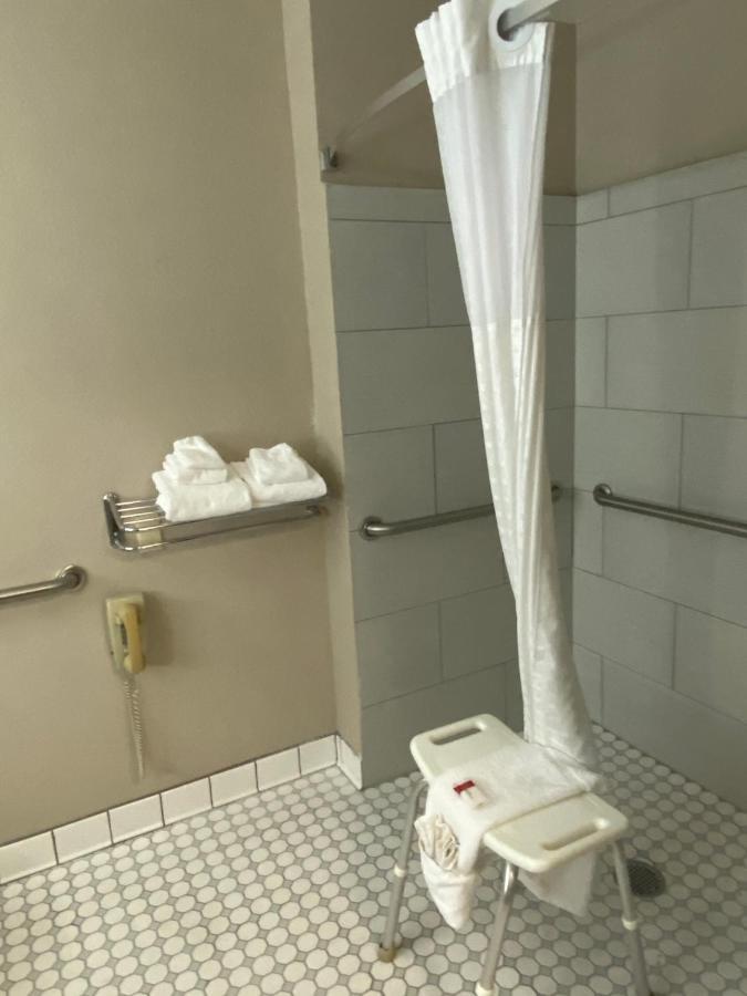 Queen Room Disability Access or Non-Smoking