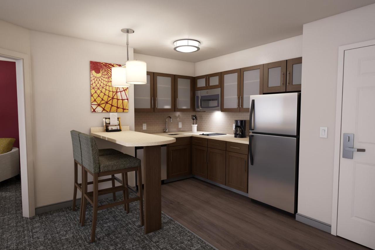 One-Bedroom King Suite