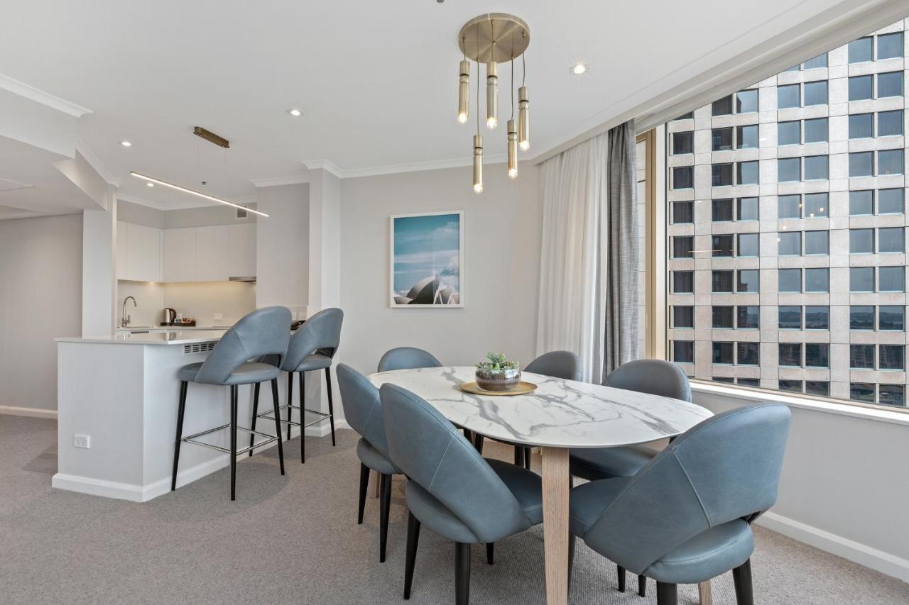 Deluxe Two-Bedroom Apartment with Harbour View