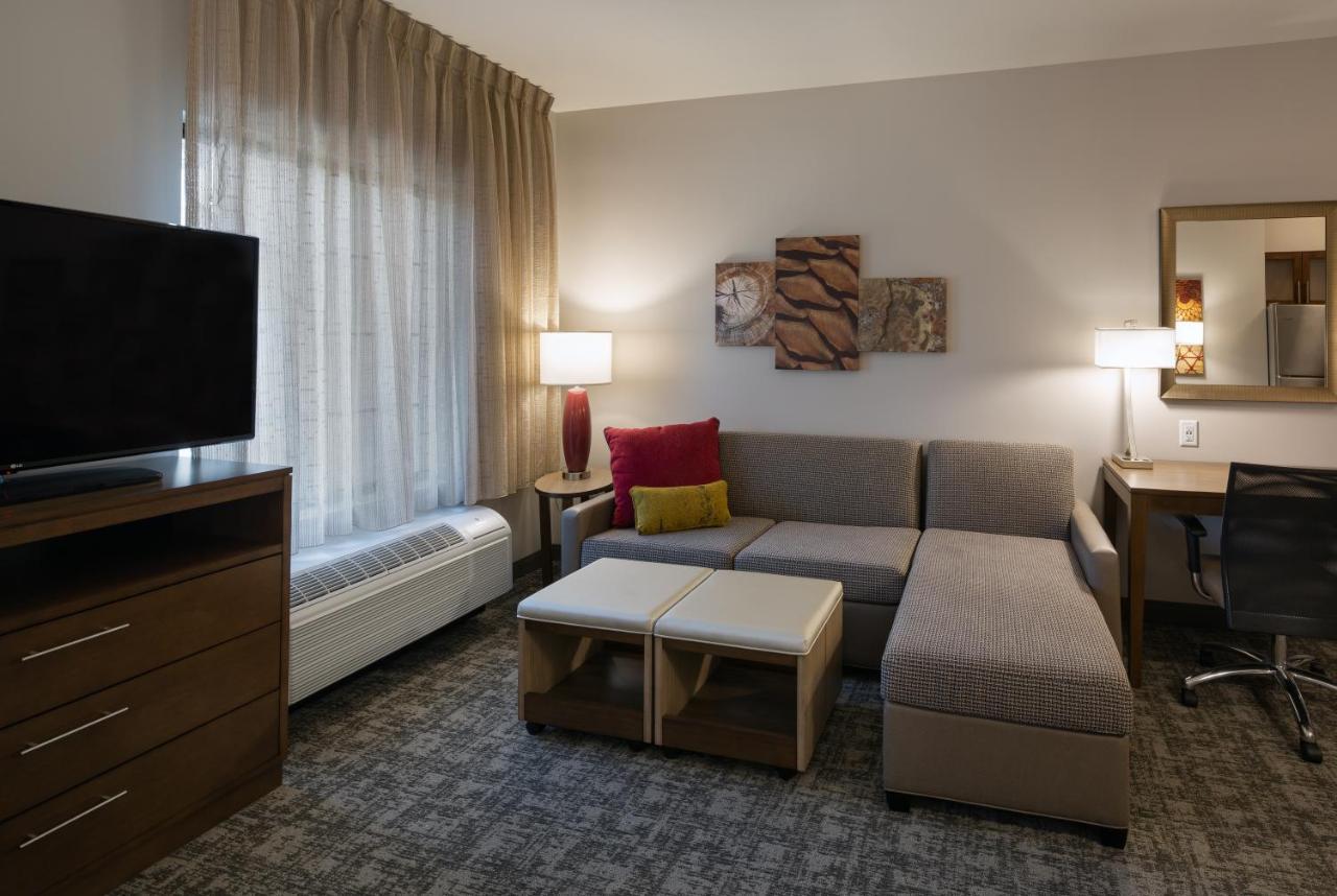 Studio Queen Suite