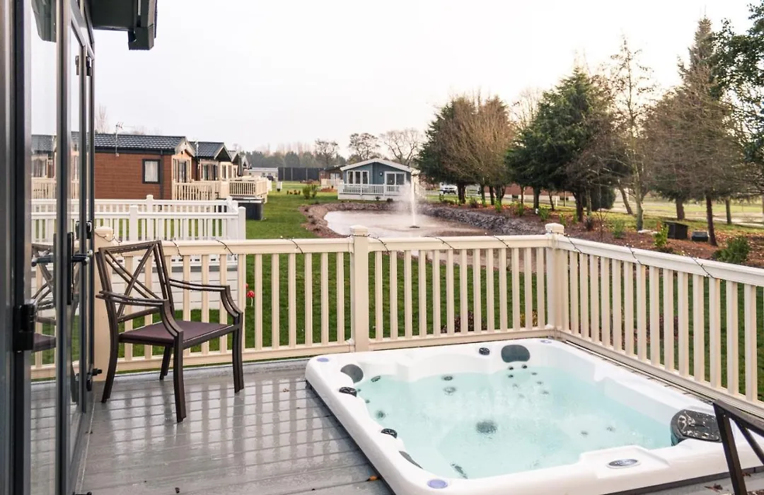 Jjs Lodge Lakewood-1