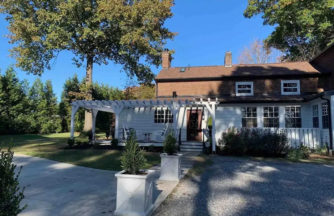 Historic Boyd Harvey Main House And Grounds-1