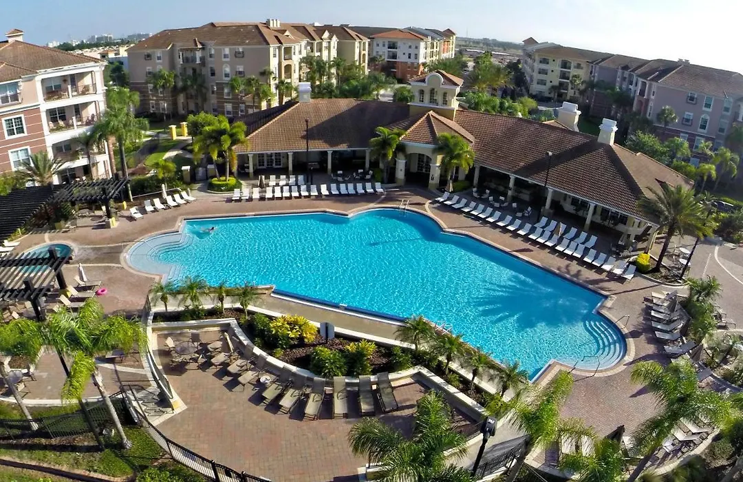 4Br 2Bath Condo Balcony 5Min Conv Center 2020Ft-1