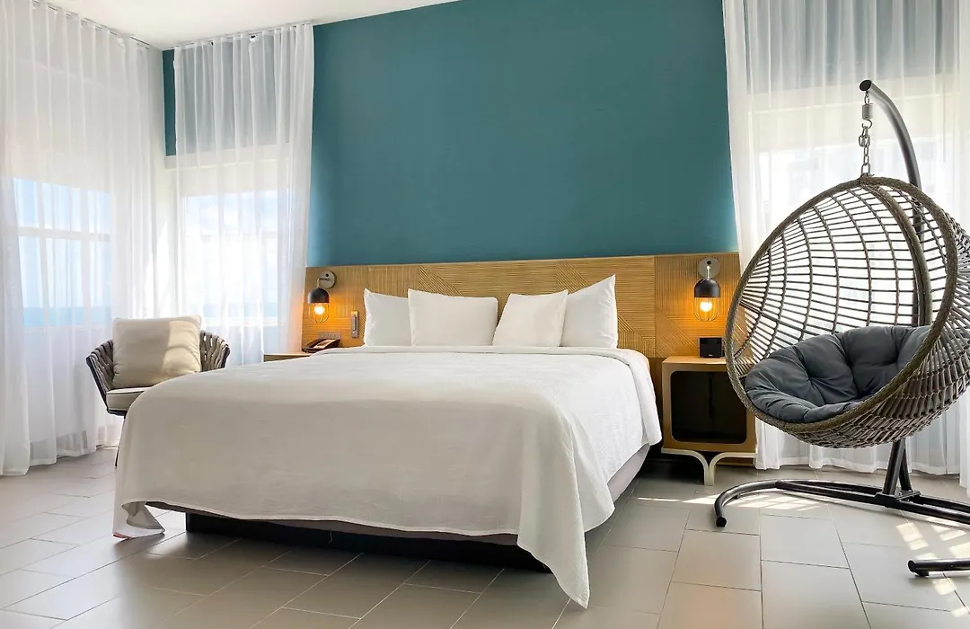 Marseilles Beachfront Hotel-1