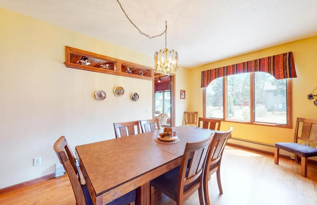 Spacious, Dog-Friendly Home W/Private Hot Tub On Large Deck, Mtn Views, & More-1