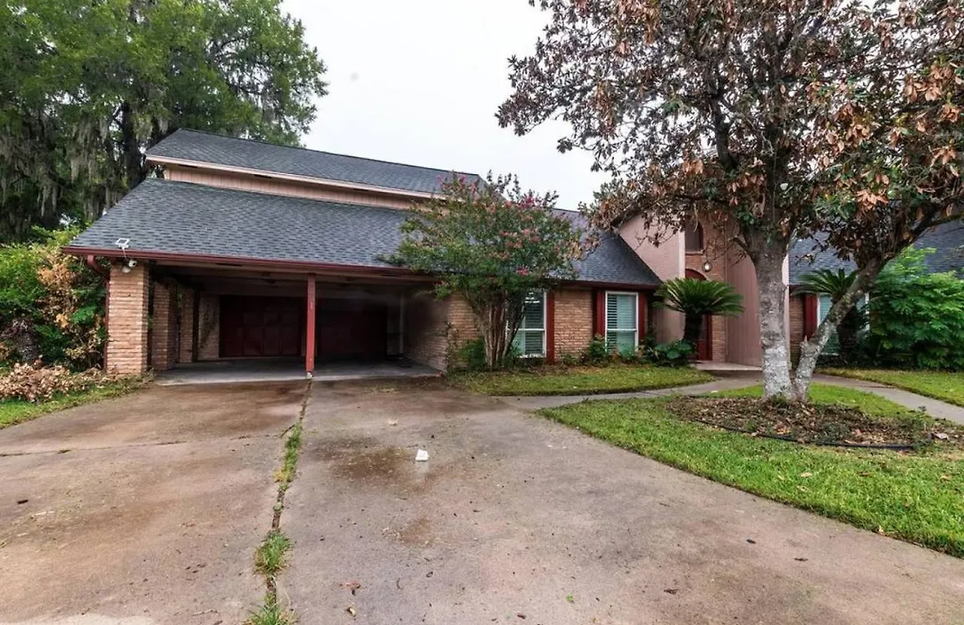 Huge 6 Bedroom With Pool, Spa, 85 Inch Tv, Game Room-1
