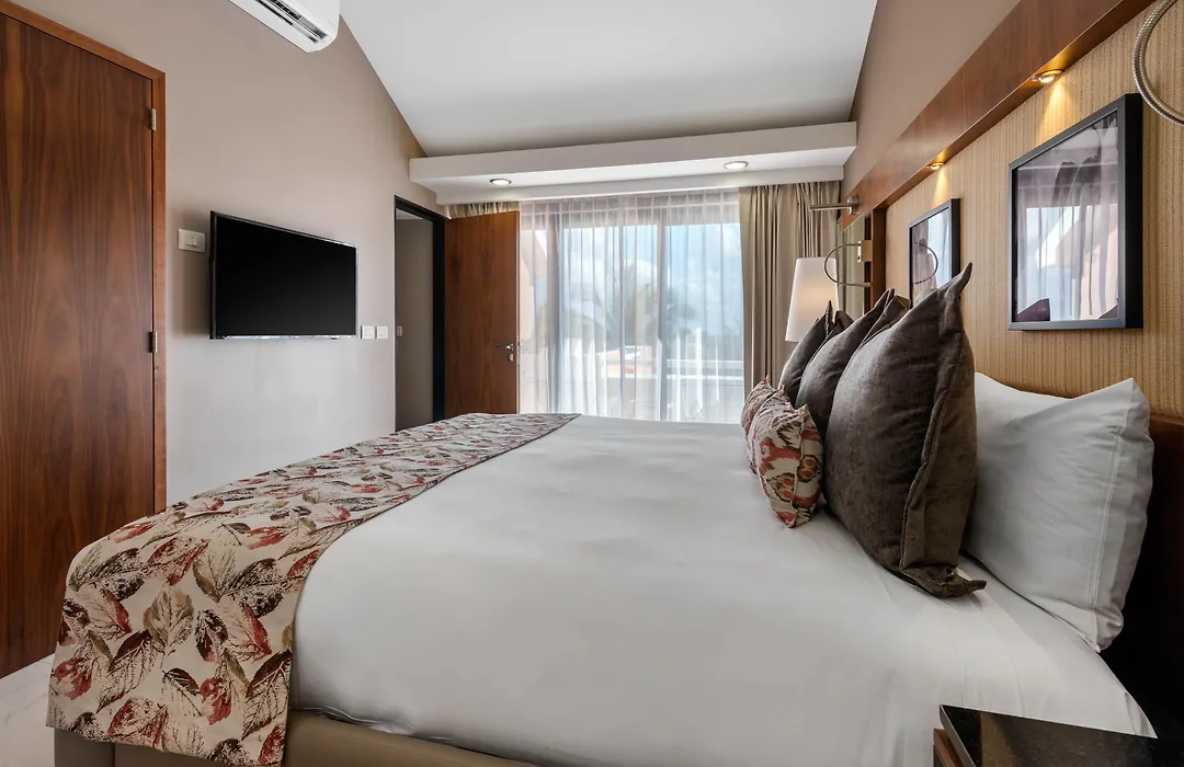 Wyndham Grand Cancun All Inclusive Resort & Villas-1