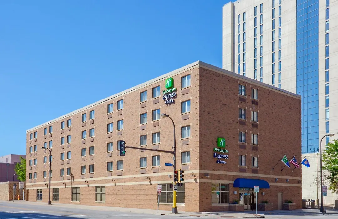 Holiday Inn Express Hotel & Suites Minneapolis-Downtown Convention Center By Ihg-1