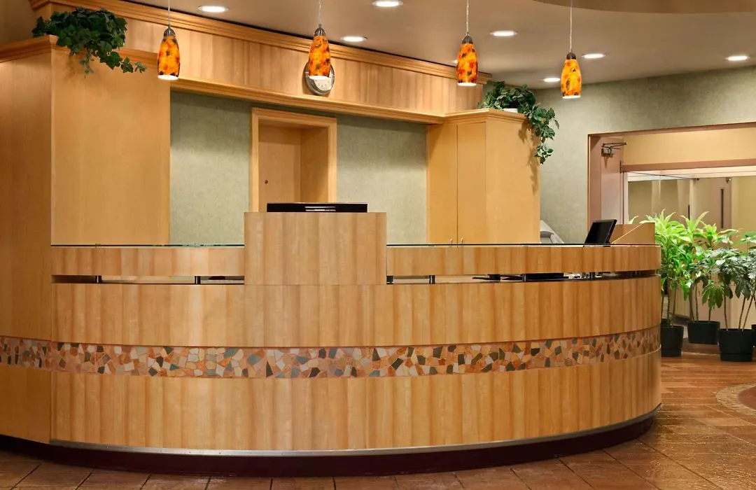 Travelodge By Wyndham Winnipeg East-1
