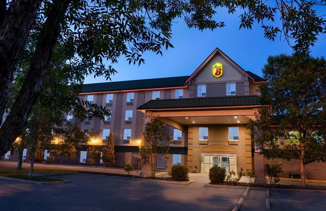 Super 8 By Wyndham Calgary Shawnessy Area-1