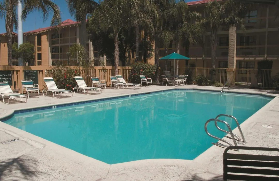 La Quinta Inn By Wyndham Bakersfield South-1