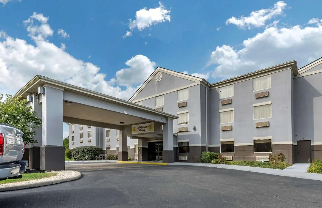 Comfort Inn & Suites Butler-1