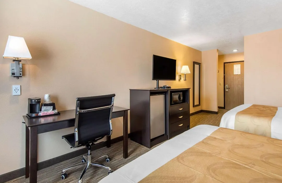 Quality Inn & Suites Albuquerque North Near Balloon Fiesta Park-1