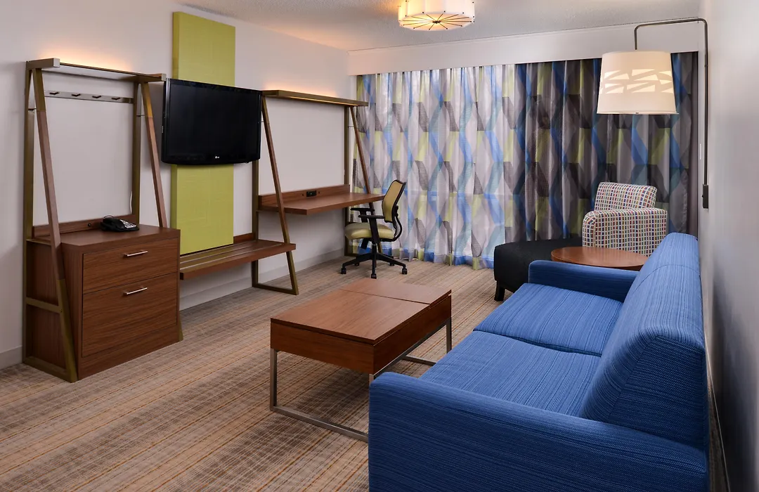 Holiday Inn Express & Suites Springfield By Ihg-1