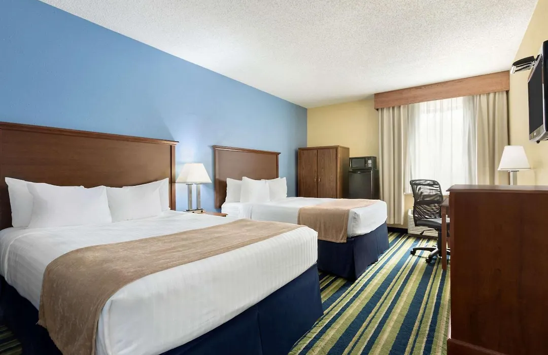 Days Inn By Wyndham Fargo - West Acres-1