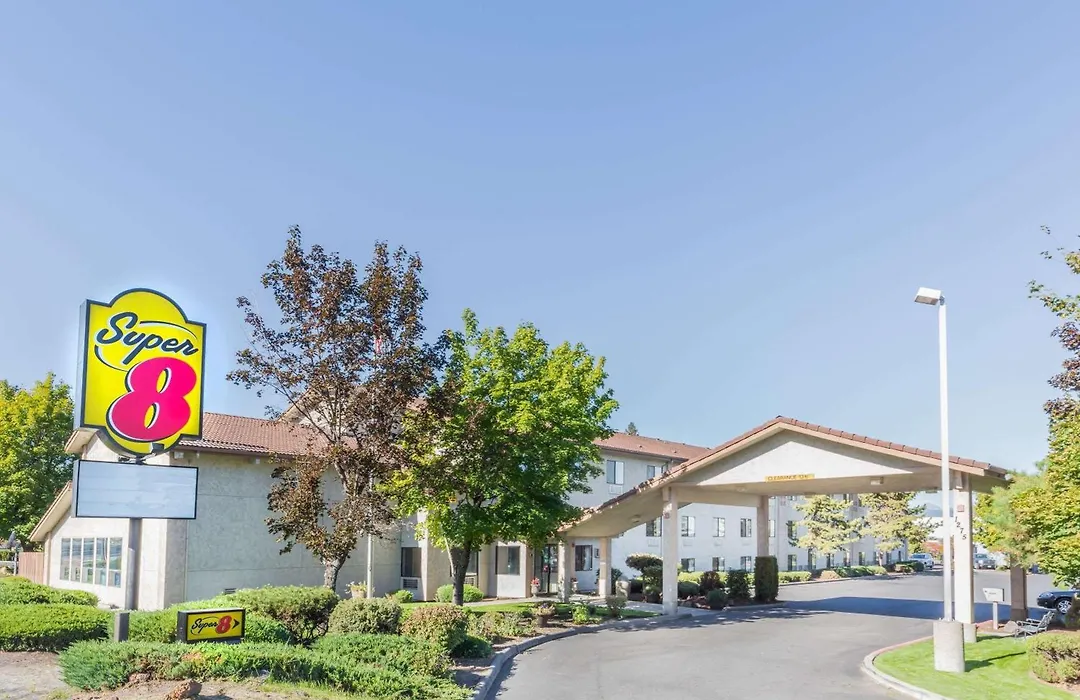 Super 8 By Wyndham Bend-1