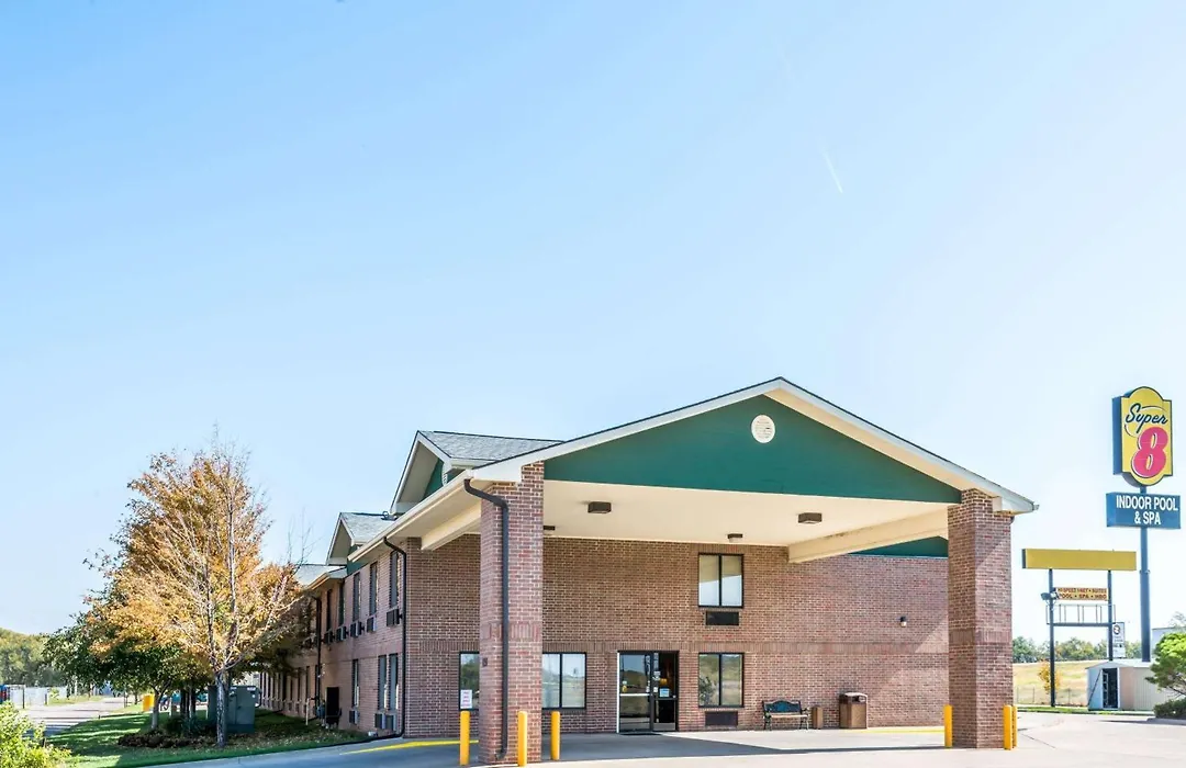 Super 8 By Wyndham Salina I-70-1