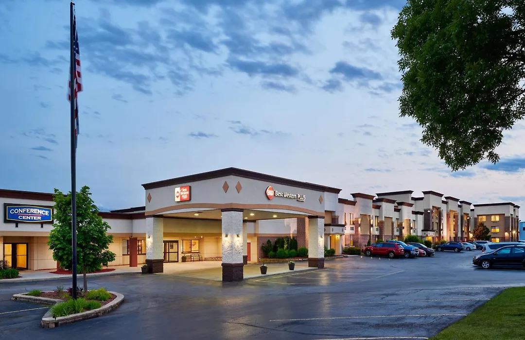Best Western Plus Milwaukee Airport Hotel & Conference Center-1