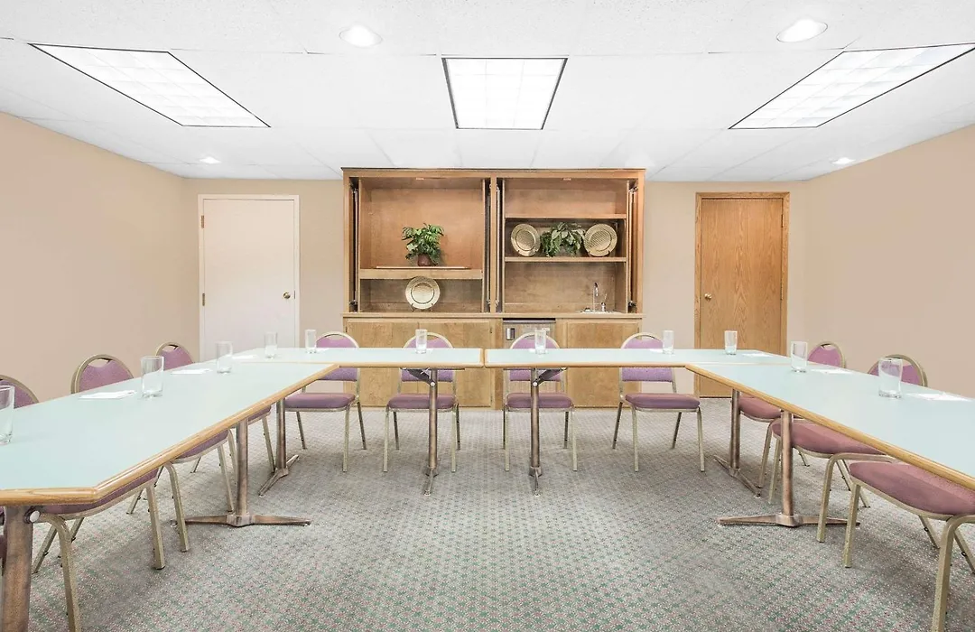 Hawthorn Extended Stay By Wyndham Green Bay-1