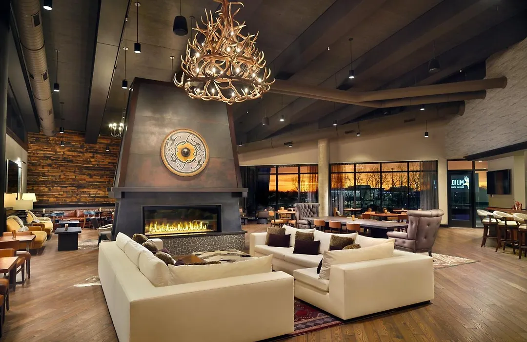 Omni Viking Lakes-1