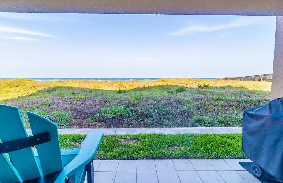 Seagull'S Landing By The Ocean-1