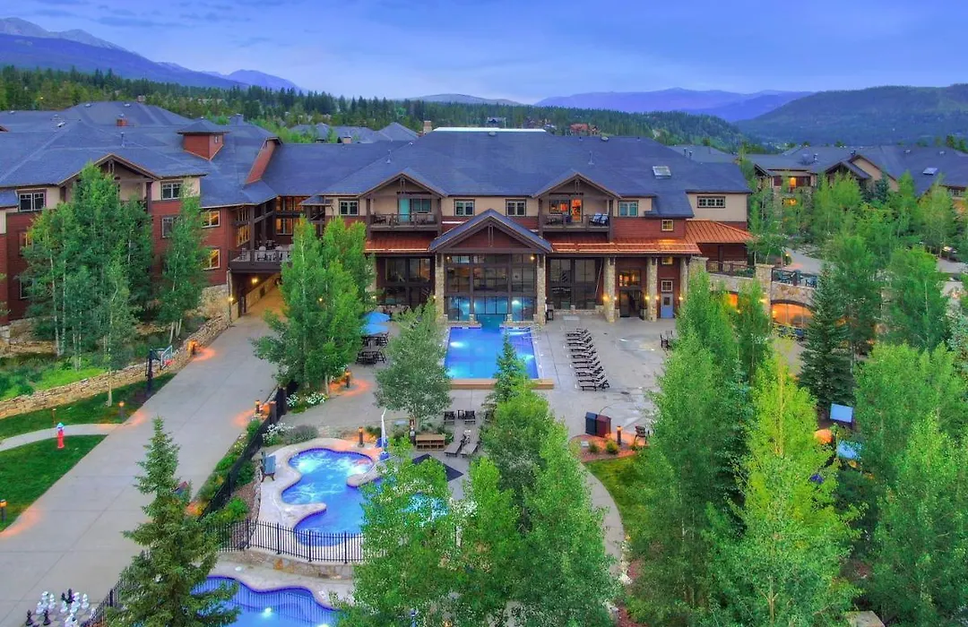 Grand Timber Lodge-1