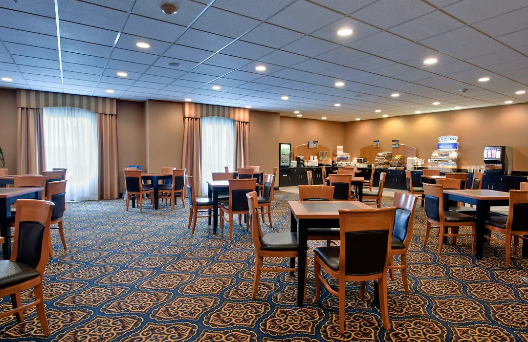 Holiday Inn Express Airport Calgary By Ihg-1