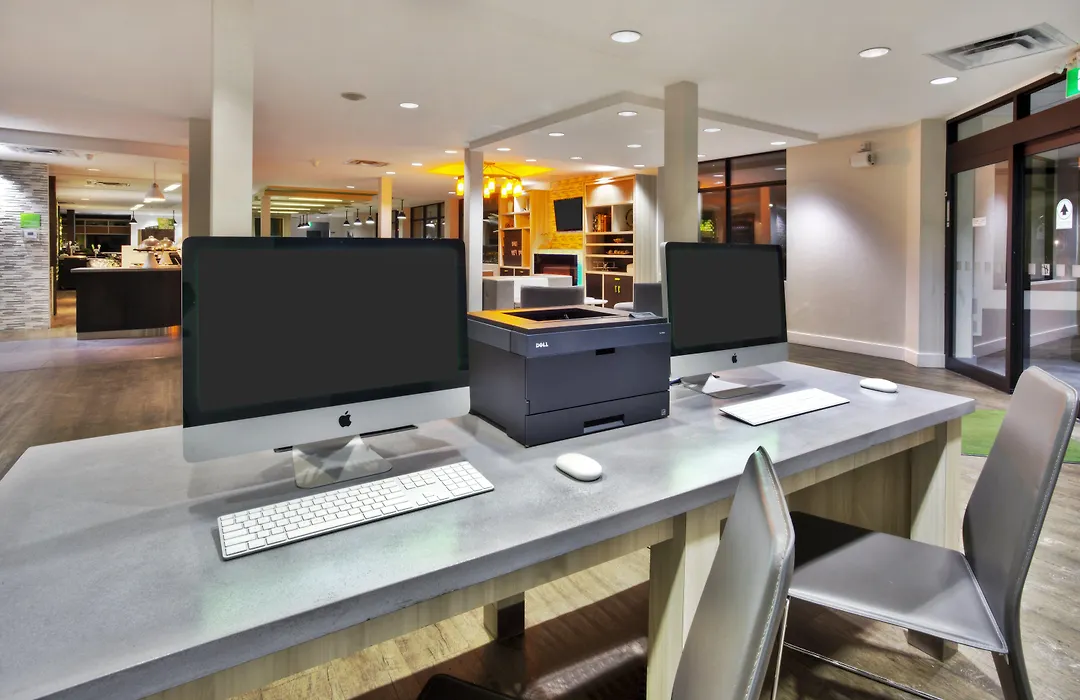 Holiday Inn Express Winnipeg Airport - Polo Park By Ihg-1
