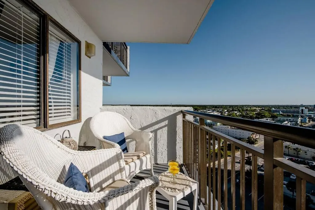Royal Retreat-Amazing View-King Bed-1 Bedroom-Full Kitchen-Free Parking-Self Check-In-1