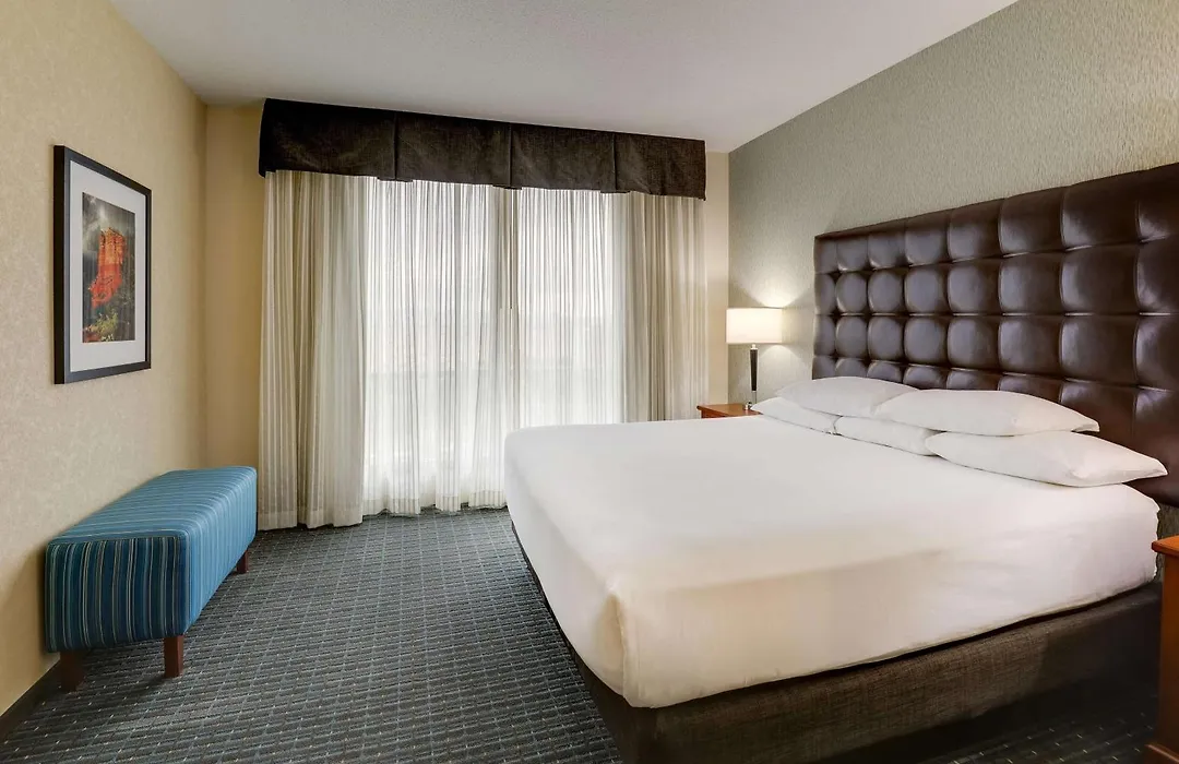 Drury Inn & Suites Phoenix Chandler Fashion Center-1