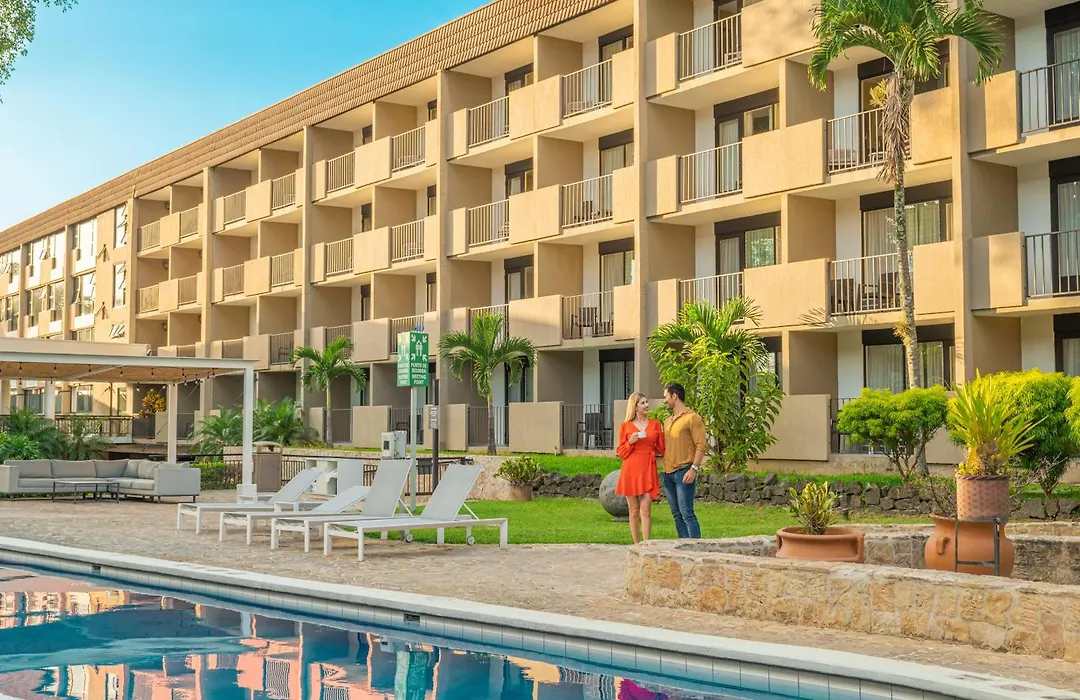 Irazu Hotel & Studios-1