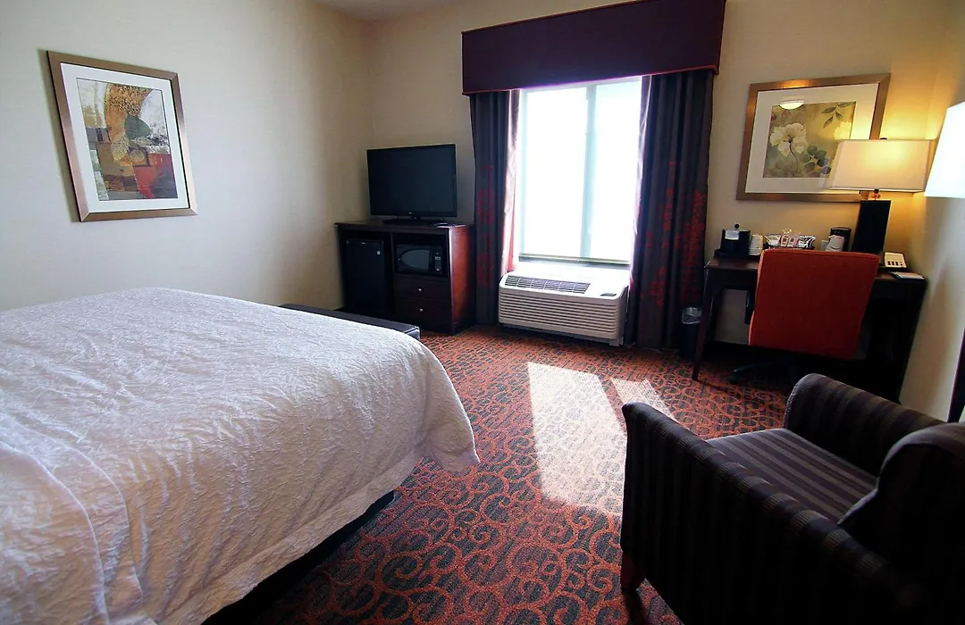 Hampton Inn & Suites Grand Forks-1