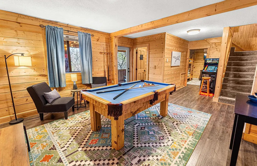 The Family Stone Luxe Cabin Sleeps 12 Hot Tub Dogfriendly Dollywood-1