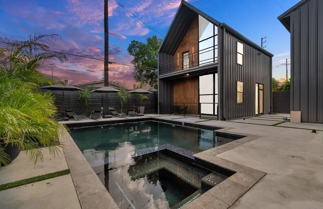 Poolside Loft: Great For Events-1