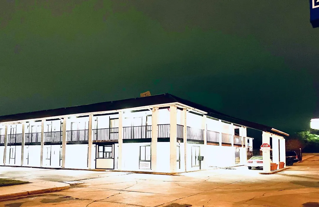 Economy Inn And Suites-1