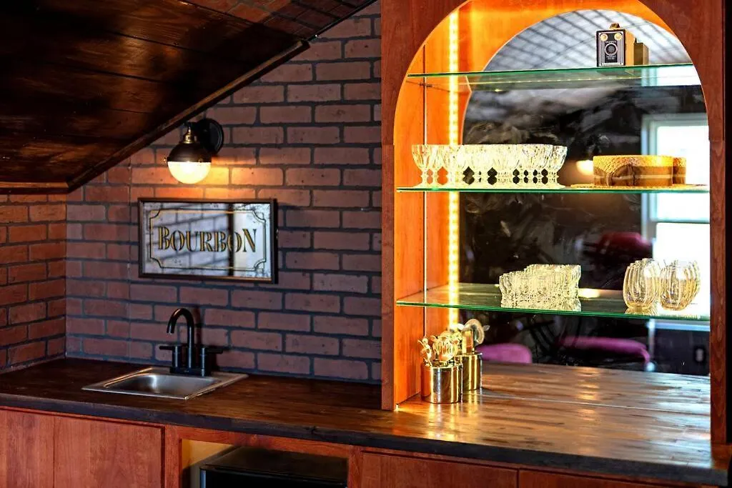 The Hidden Tavern House With Private Hot Tub-1