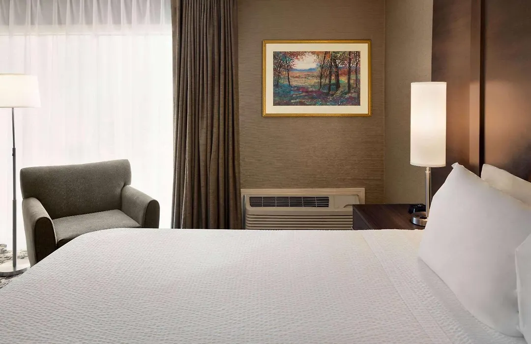 Ramada Plaza By Wyndham Portland-1
