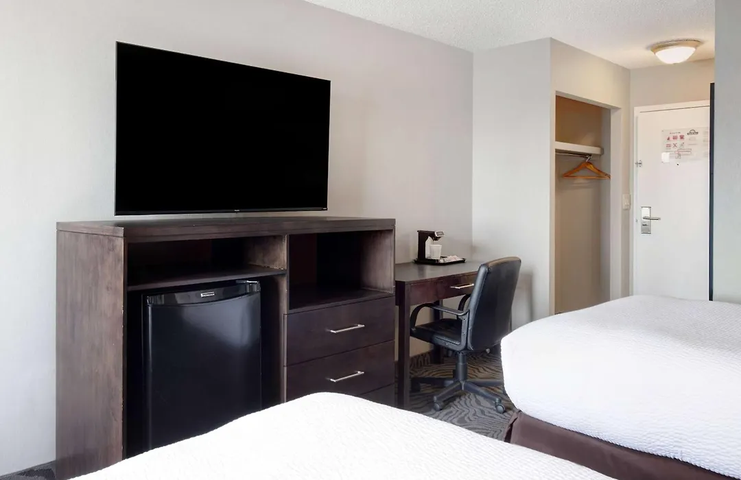 Days Inn By Wyndham Calgary South-1