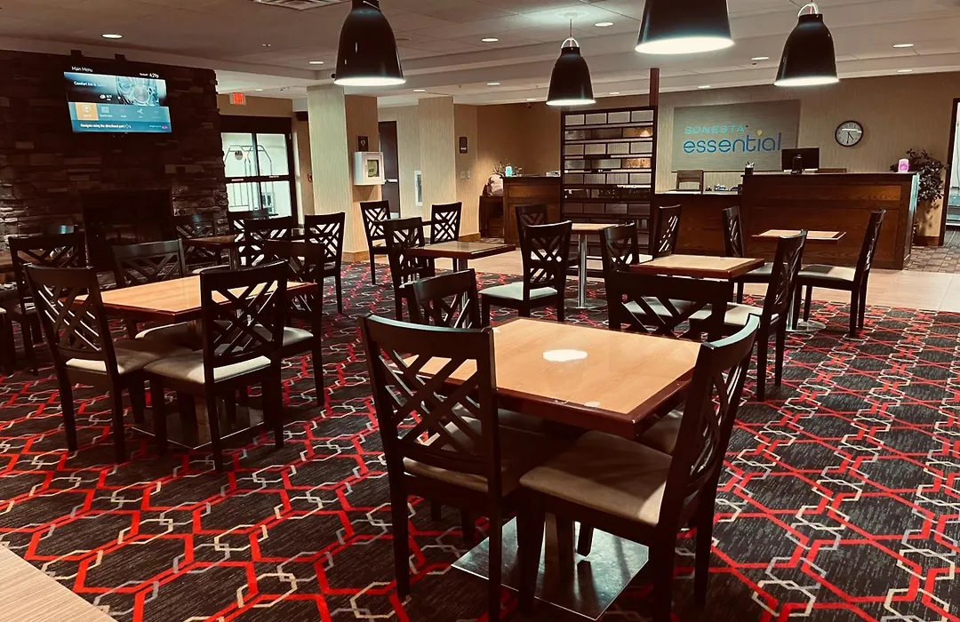 Legend Hotel Minot-1
